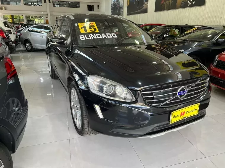 Volvo XC60 Preto 26