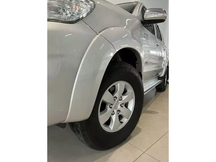 Toyota Hilux Prata 9