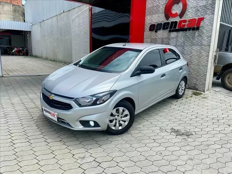 Chevrolet Onix Prata 1