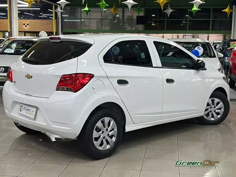 Chevrolet Onix Branco 4