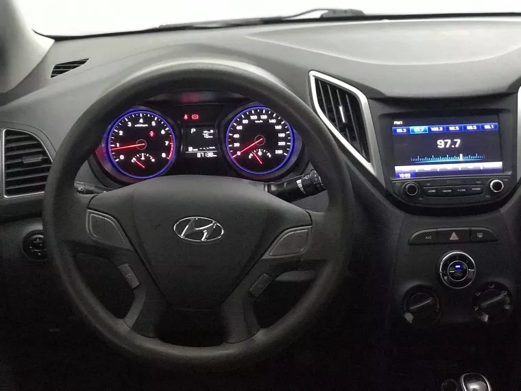 Hyundai HB20S Preto 11