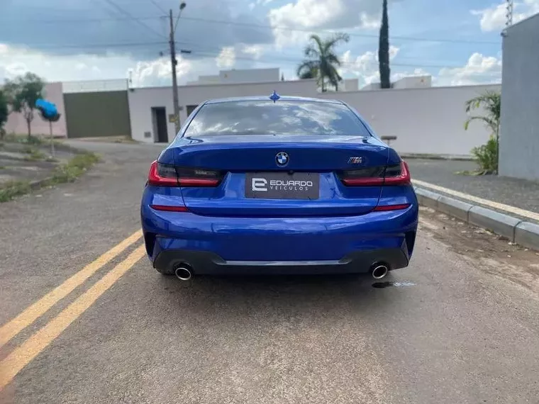 BMW 320i Azul 11