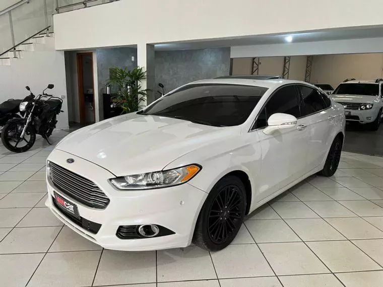 Ford Fusion Branco 4