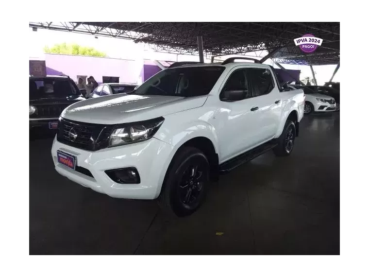 Nissan Frontier Branco 3