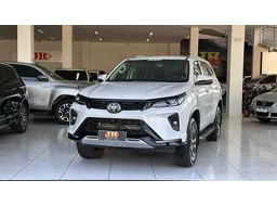 Toyota Hilux SW4