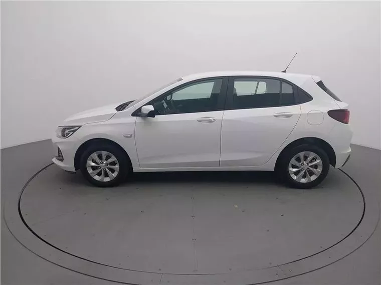 Chevrolet Onix Branco 1