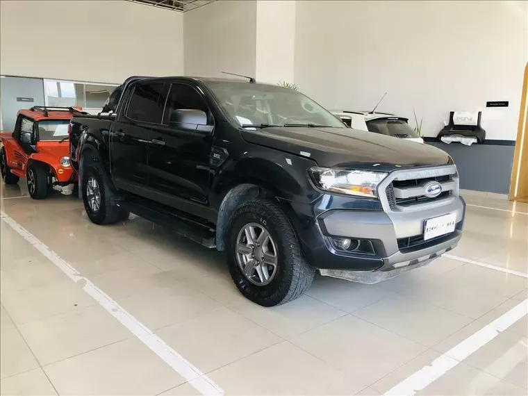 Ford Ranger Preto 11