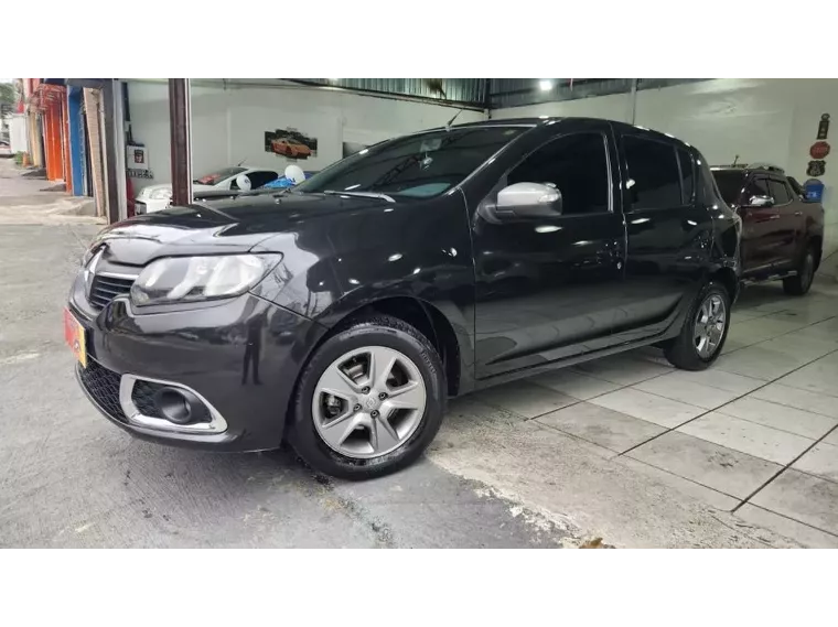 Renault Sandero Preto 4