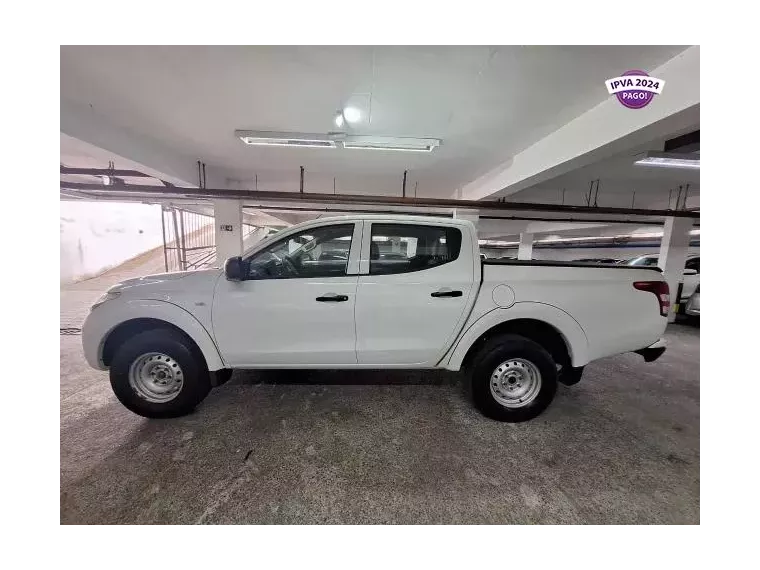 Mitsubishi L200 Branco 2