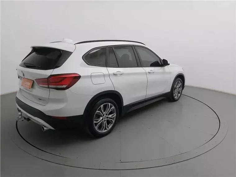 BMW X1 Branco 7