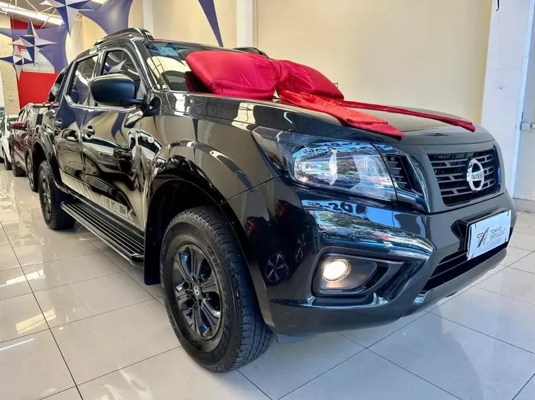 Nissan Frontier Preto 3