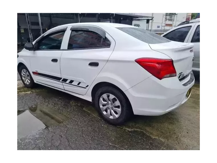 Chevrolet Onix Branco 7