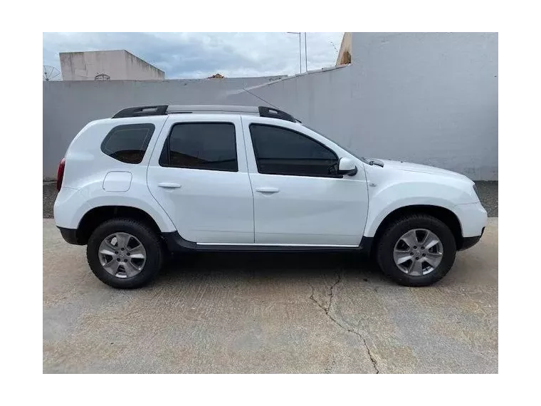 Renault Duster Branco 10