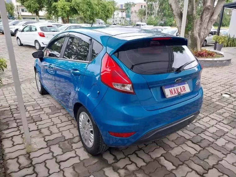 Ford Fiesta Azul 10