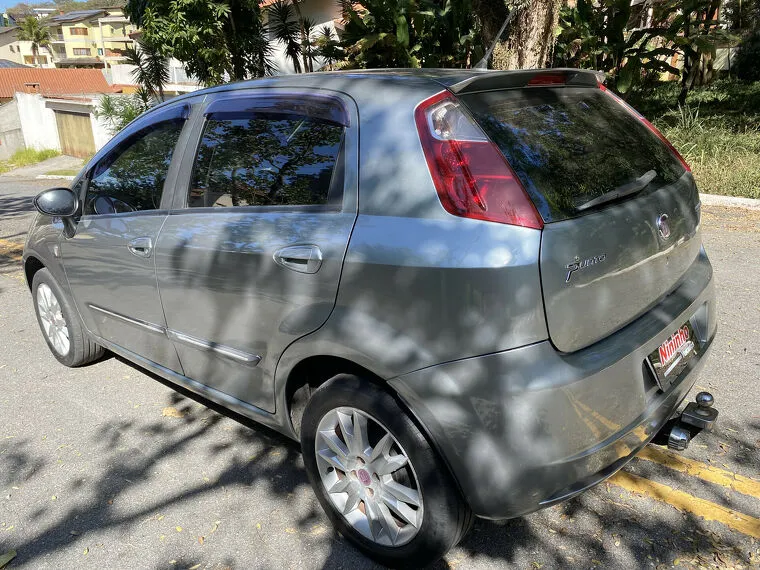 Fiat Punto Cinza 30