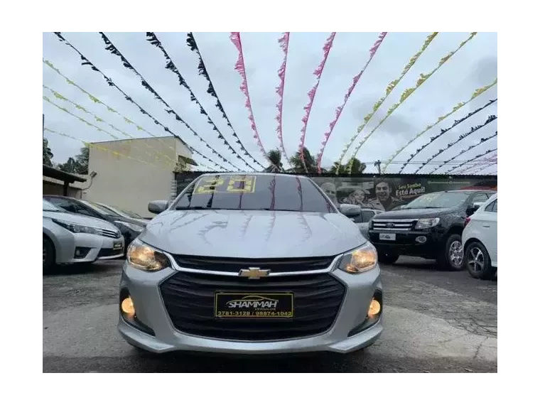 Chevrolet Onix Prata 8