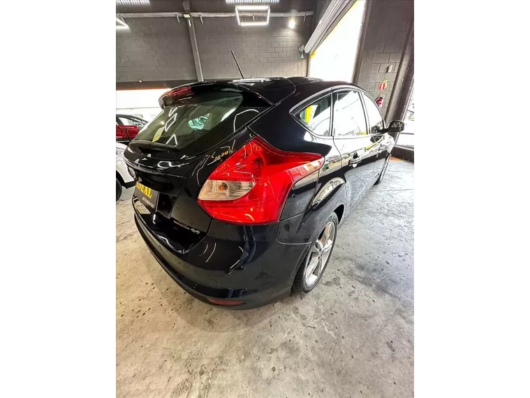 Ford Focus Preto 1