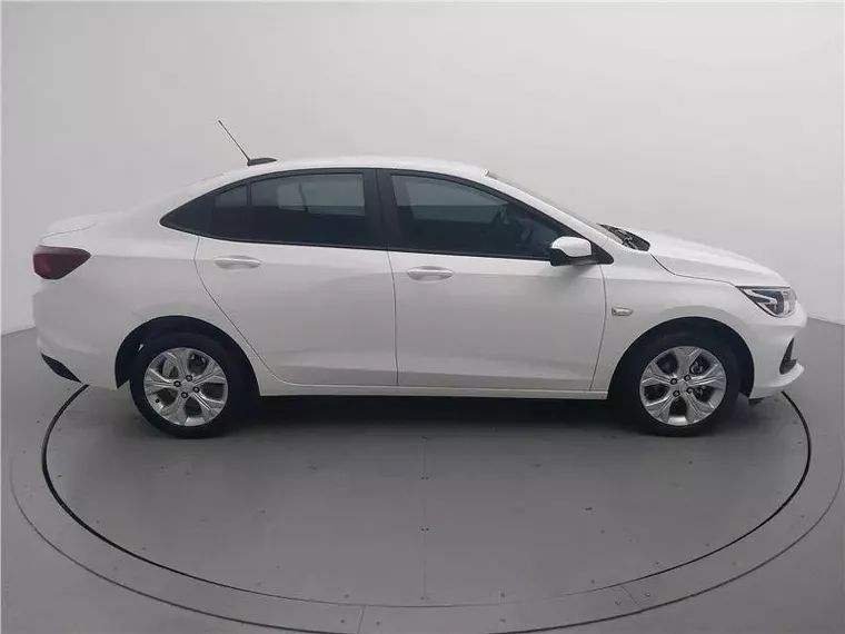 Chevrolet Onix Branco 2