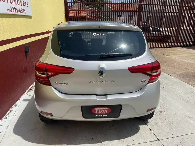 Renault Sandero Prata 5