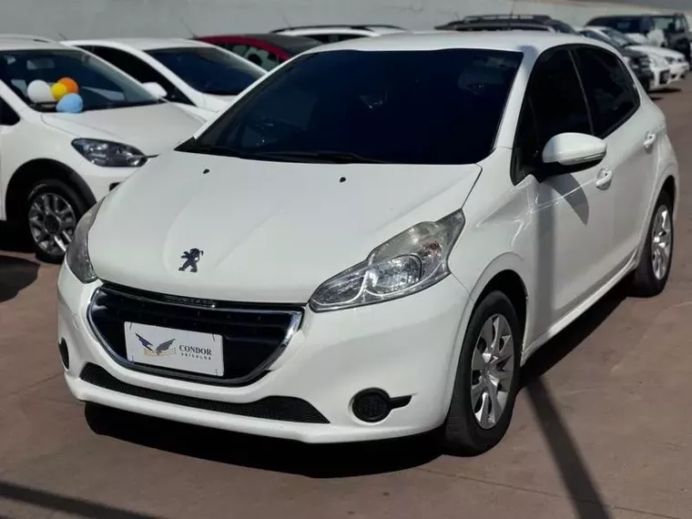 Peugeot 208 Branco 5