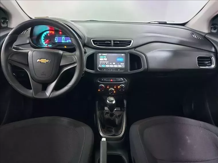 Chevrolet Onix Preto 3