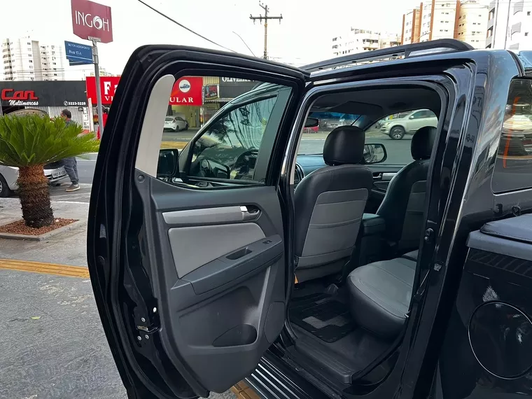 Chevrolet S10 Preto 18