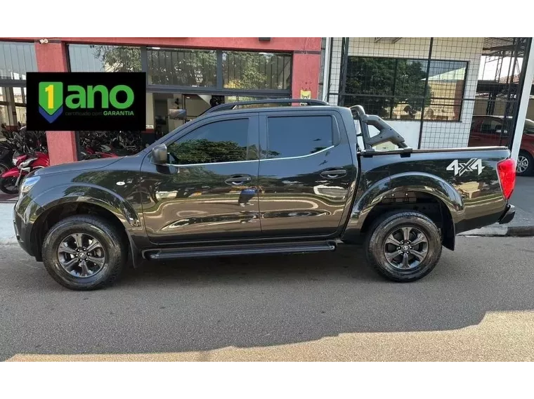 Nissan Frontier Preto 2