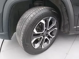Jeep Commander