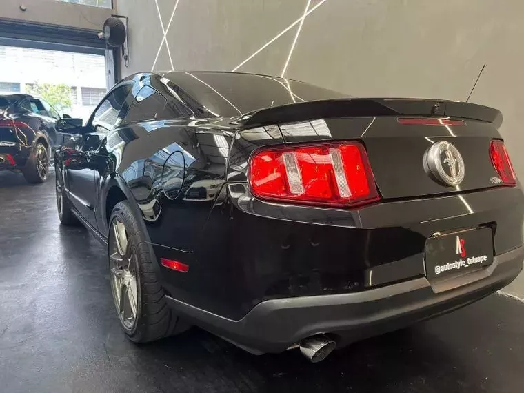 Ford Mustang Preto 2