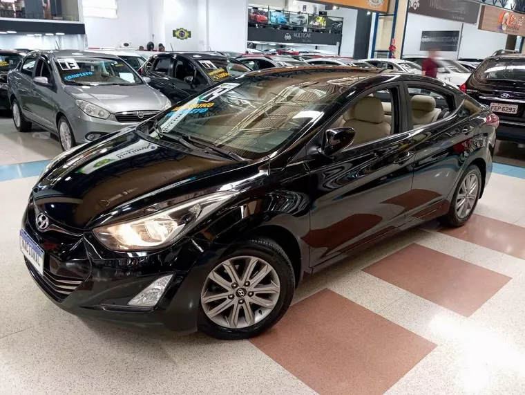 Hyundai Elantra Preto 17