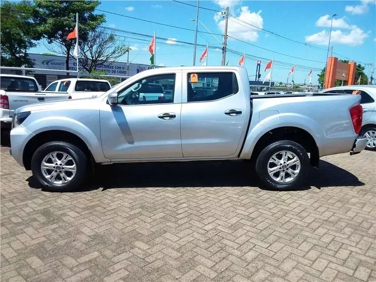 Nissan Frontier Prata 2