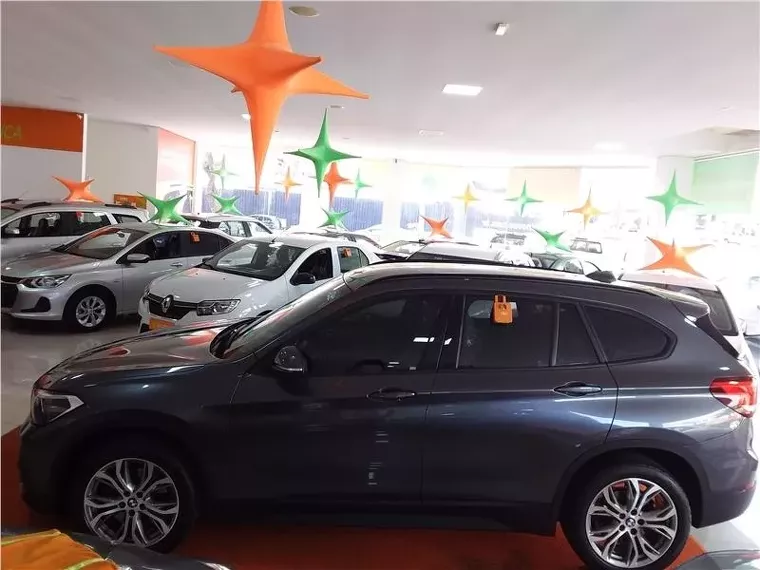 BMW X1 Cinza 3