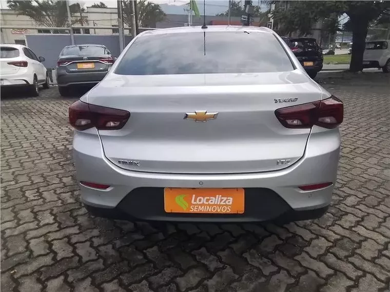 Chevrolet Onix Prata 2