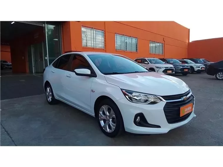 Chevrolet Onix Branco 10