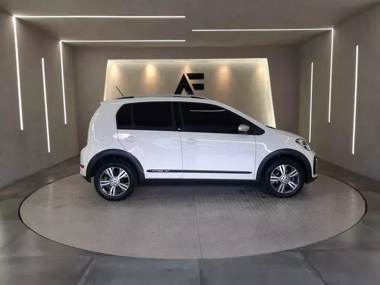 Volkswagen Cross UP Branco 11