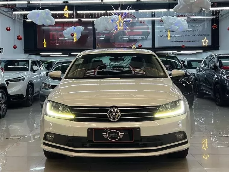 Volkswagen Jetta Branco 16