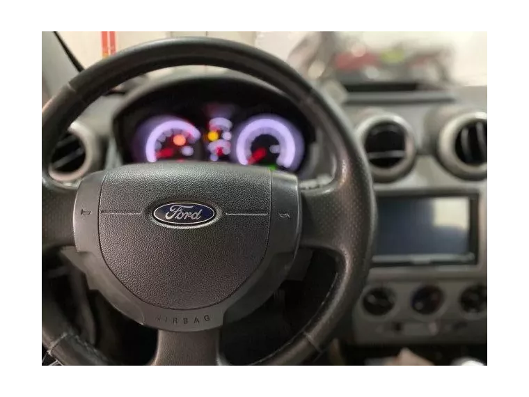 Ford Fiesta Preto 19