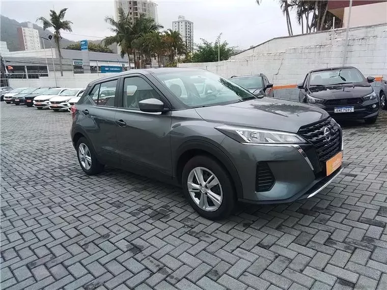 Nissan Kicks Cinza 5