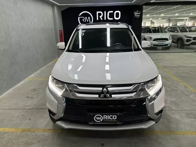 Mitsubishi Outlander Branco 8