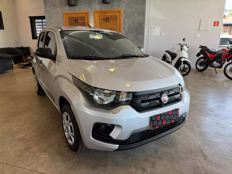 Fiat Mobi Prata 3