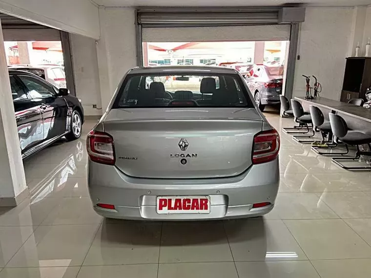 Renault Logan Prata 9