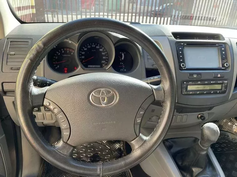 Toyota Hilux Prata 7