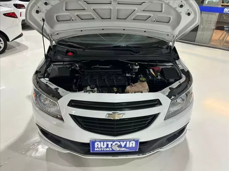 Chevrolet Onix Branco 13