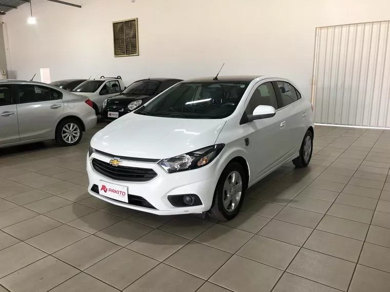 Chevrolet Onix Branco 8