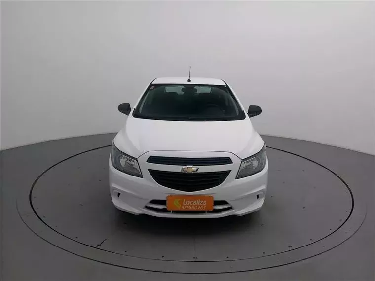 Chevrolet Onix Branco 3