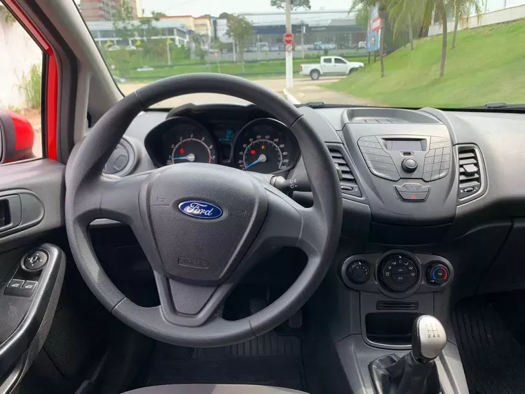 Ford Fiesta Vermelho 6