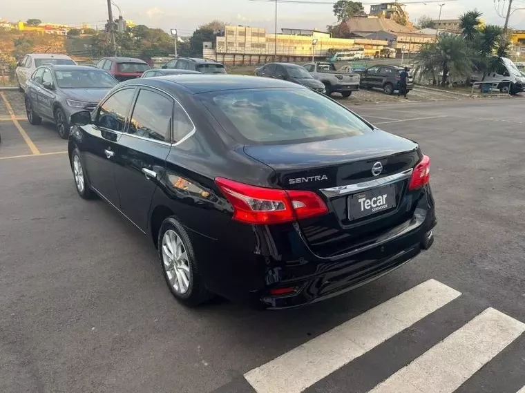 Nissan Sentra Preto 7