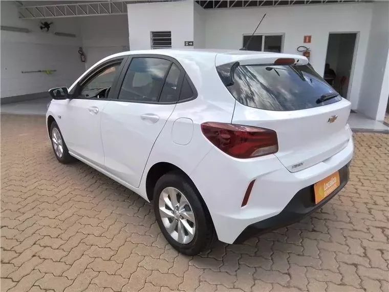 Chevrolet Onix Branco 1