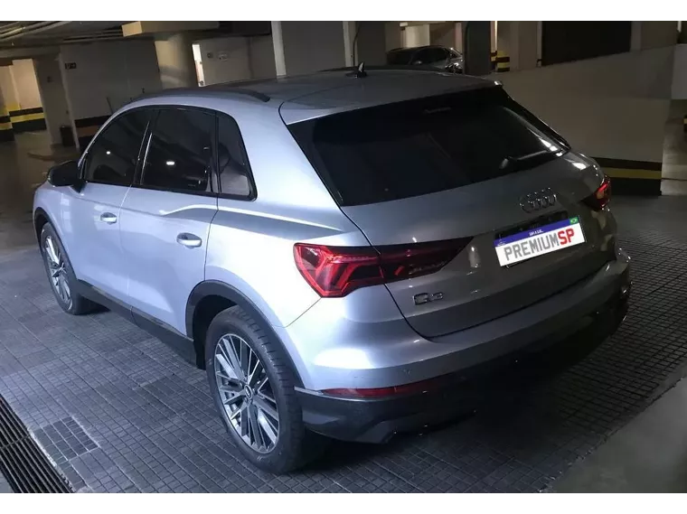 Audi Q3 Preto 4