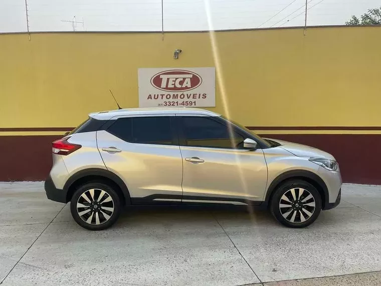 Nissan Kicks Prata 1